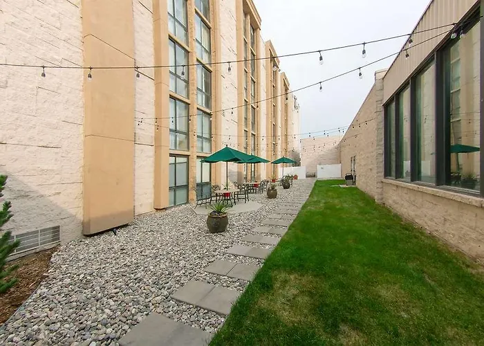 Red Lion & Conference Center Hotel