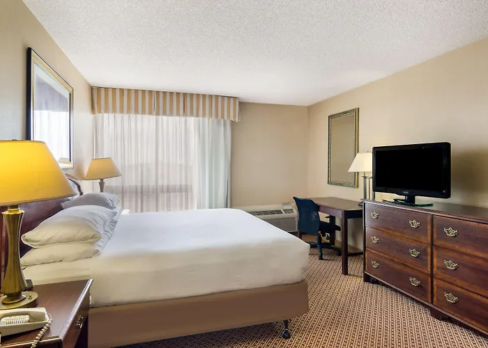 Red Lion & Conference Center Hotel