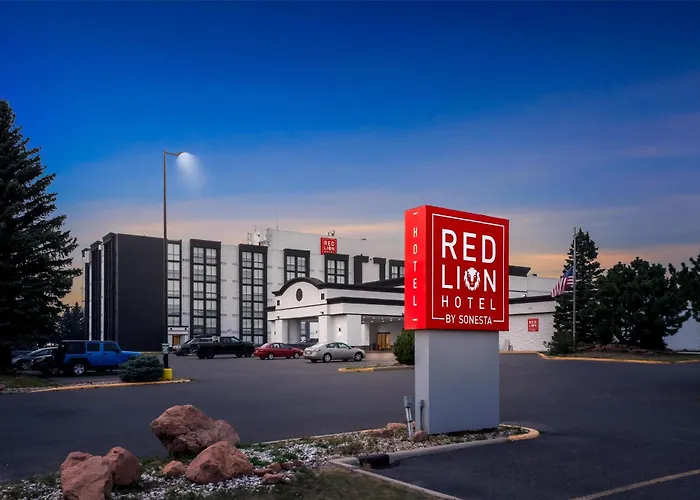 Hotel Red Lion & Conference Center 3*