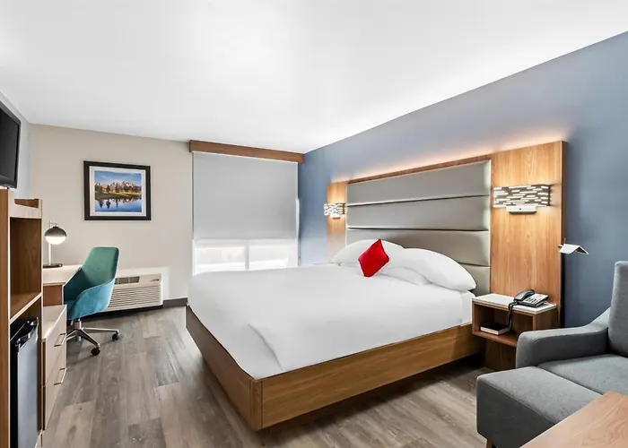 Red Lion & Conference Center Hotel