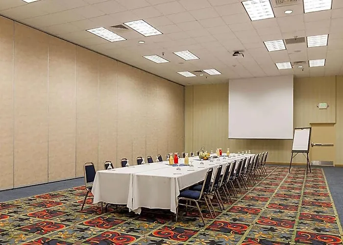 Red Lion & Conference Center Hotel