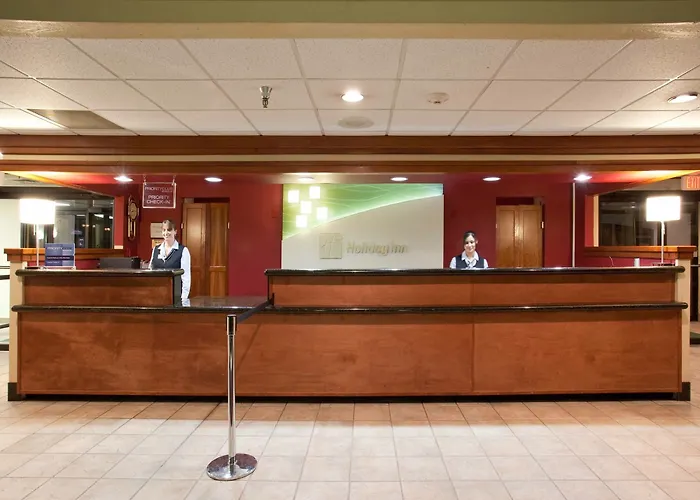 Red Lion & Conference Center Hotel 3*