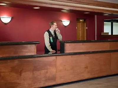 Hotel Red Lion & Conference Center 3*